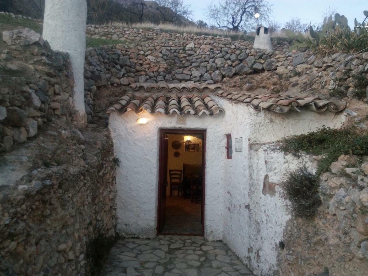 Cueva El Madrono Villa Pegalajar ภายนอก รูปภาพ