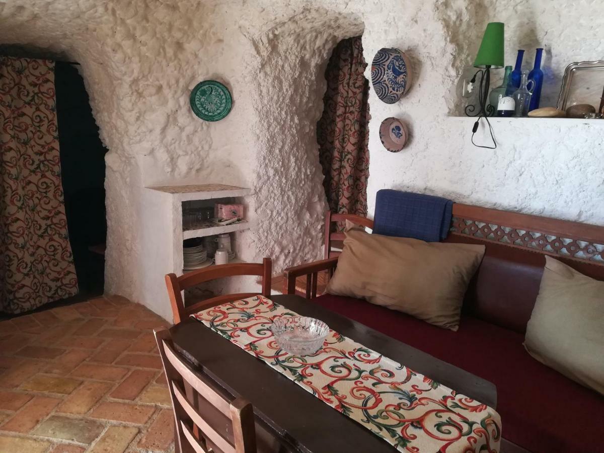 Cueva El Madrono Villa Pegalajar ภายนอก รูปภาพ