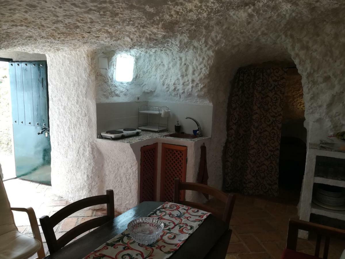 Cueva El Madrono Villa Pegalajar ภายนอก รูปภาพ
